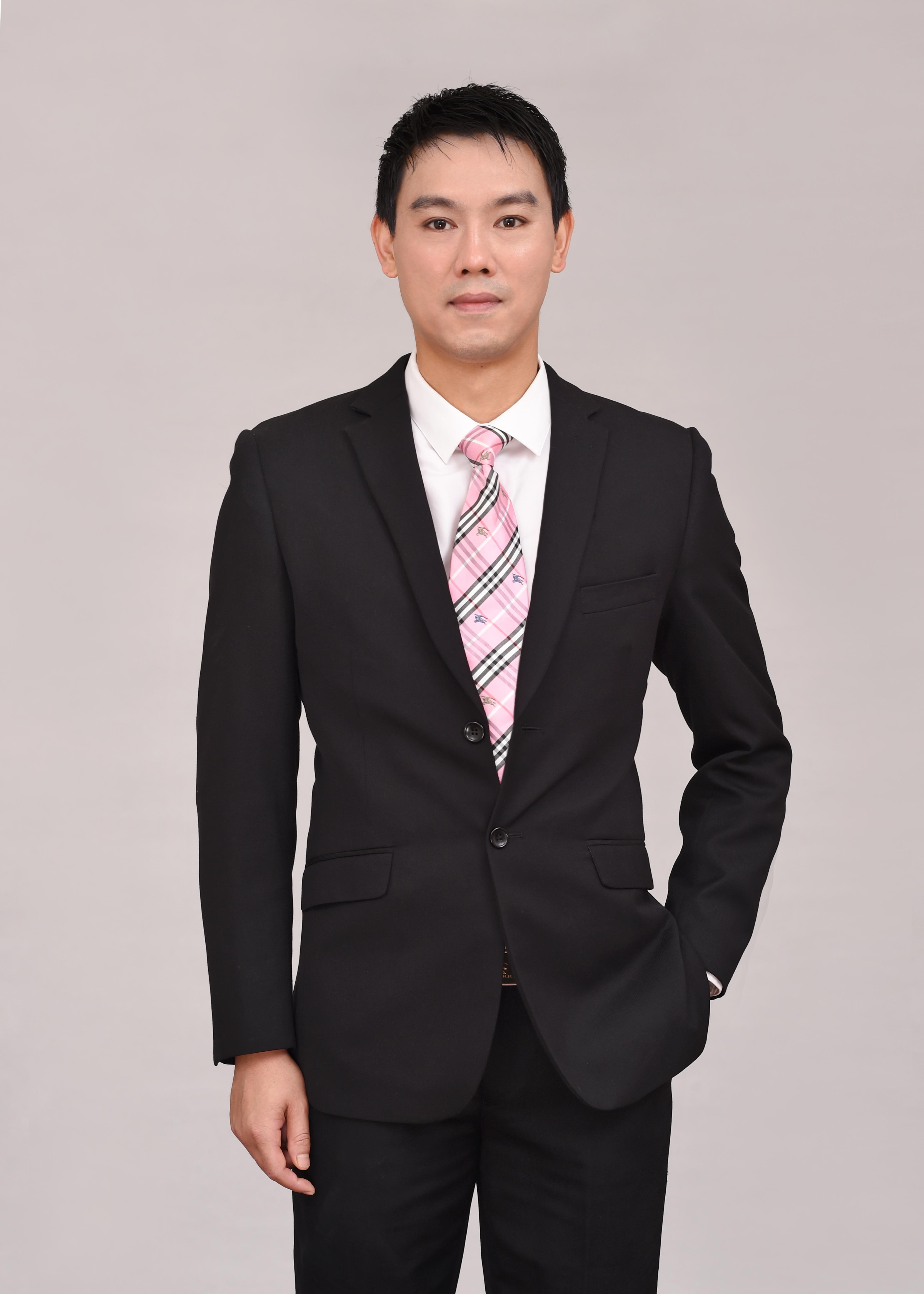 宋闻舟 客户策略总监